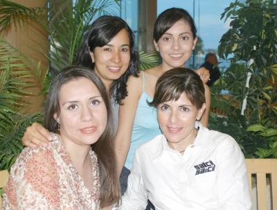 Lily de Ávila, Maribel Ramírez, Alejandra Villavicencio y Elsa Lechuga.
