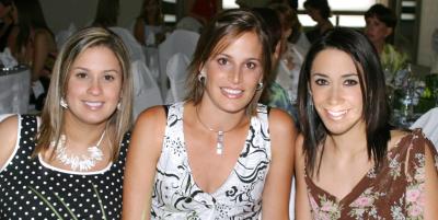 Selina S. de Pérz, Irene Karam de Fernández y Sofía Soltero.