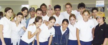 Ángel Treviño viajó a Escocía, lo despidieron amigos y compañeros de estudios.