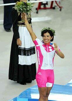 'Estoy muy halagada de haber subido al podio', dijo la ciclista luego de la prueba por puntos sobre 25 kilómetros, que ganó la rusa Olga Slyusareva en el velódromo ateniense.