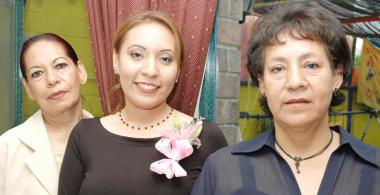  29 de Agosto 

Ana Yéssica Guerrero Hinojosa de Mary 
Cruz de Medina y Lilia Hinojosa.
