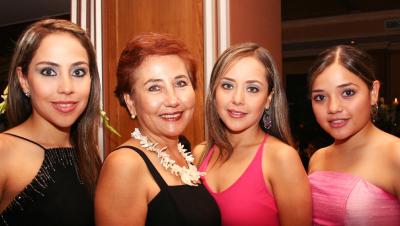 Alicia, Fernanda, Marcela y Alicia Jaime.