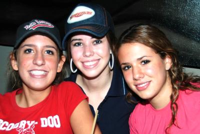 Juann Iza, Yosy Landeros y Norma López.