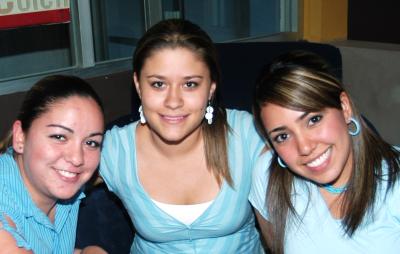 Laura Reyes, Vanesa y Rocío Monroy.