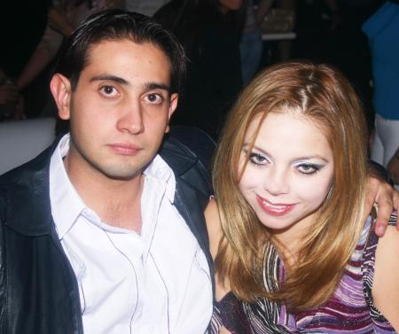Iván Álvarez y Kathy Arredondo Torres.