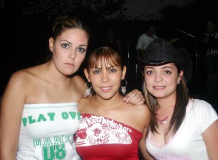 Denisse Pacheco, Ivone Castro y Cris Álvarez.