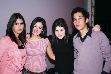 Fahra Zarur, Landy Sánchez, Brenda Oviedo y Fer Nava.