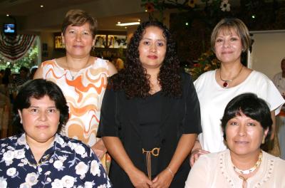 Bety Velasco, Ana María de Ortiz, Lolis de Chavarría, Mayela de Treviño y Carmen de Candelas.