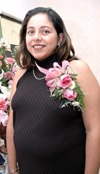 Anna Lilian Guzmán de Rivas, en su fiesta de canastilla.