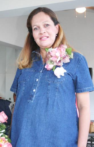  04 de Septiembre de 2004

Leticia de Vargas recibió numerosos obsequios, en la fiesta de regalos que se le ofreció al bebé que espera.
