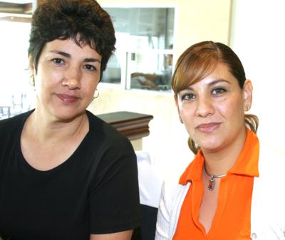 Adriana de   Ríos y Carolina de Farías..jpg