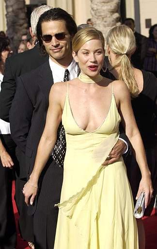 La actriz Christina Applegate y su esposo, el actor Jonathan Schaech.

Una joven actriz con una amplia trayectoria, tiene tiene en su haber más de 20 cintas para la pantalla chica.