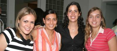 Daniela Tirado, Ivonne Murra, Luly Gallegos y Cote Deves.