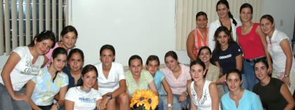 Jóvenes integrantes de los clubes Goré y Juvé.