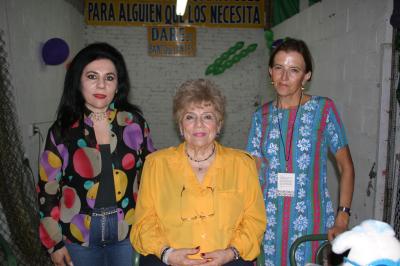 Bety del Valle de Garza, Bertha de Del Valle y Margarita de Zorrilla..jpg