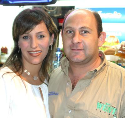  16 de septiembre de 2004

 Ivette Collier de Mafud y Gerardo Mafud Kaim..jpg