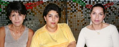 Carmen Márquez, Flor Rojas y Nanette Carrillo.