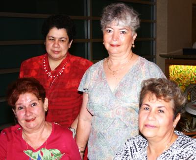 Catalina Montemayor, Dora Elia de Cabrera, Dorita Cabrera y Aurora Carrizales.