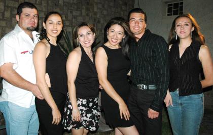 Deydre Rendón, Leomarck Rocha, Julia de la Rosa, Isabel Rentería, Ricardo Enríquez y Odisa Soto.