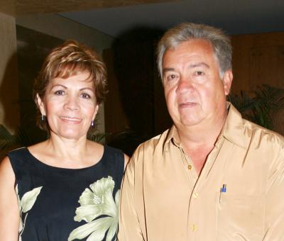 Lupita de Ríos y Delfino Ríos Pérez.
