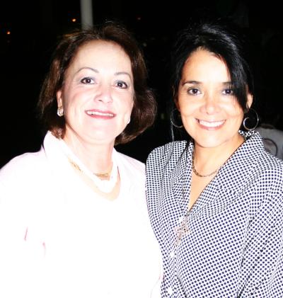 Lilia Sandoval de Santiesteban y Norma Muller de Cuéllar.