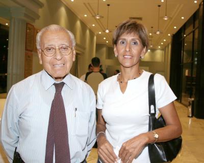 José Ventura Chávez y Laura Chávez.