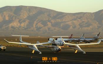 Controladores de vuelo dijeron que la nave había alcanzado la altitud prevista de al menos 100 kilómetros antes de comenzar su regreso al desierto en un largo planeo espiral.