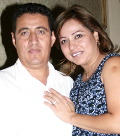 Alejandro Rodríguez y Gaby Sosa.