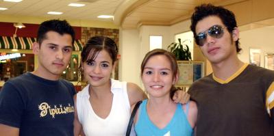 Claudia de Santiago, Liz Ramírez, Jiram Fernández y Marlon Calis