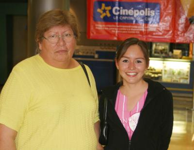 Claudia de Santiago y Martha Sáenz.