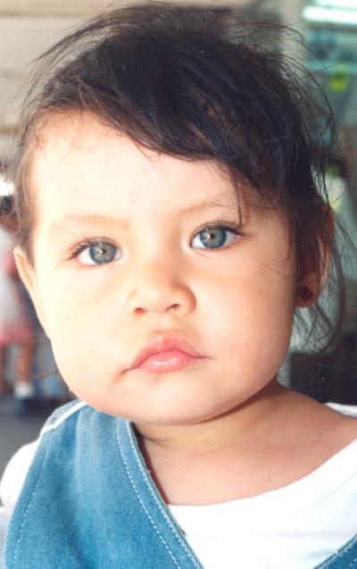 VDiana Laura Barnosa Martínez, en reciente festejo infantil.
