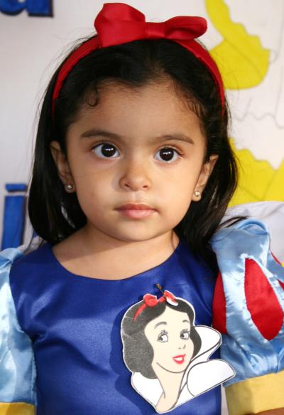 La pequeña Ana Camila Contreras Parrilla cumplió dos años de vida, y los celebró con una merienda que le ofrecieron sus papás.