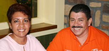 Alicia de Sánchez y Humberto Sánchez.