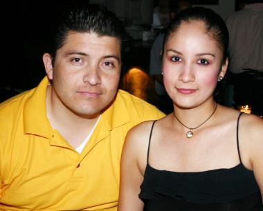  02 de octubre de 2004

Ricardo García y Janeth Saucedo.