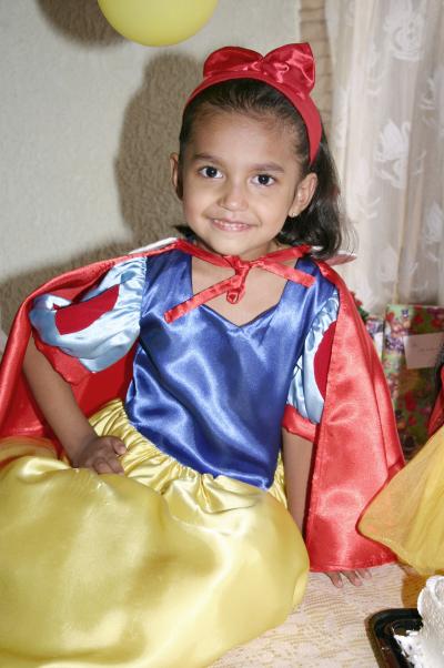 La pequeña Arleth Guadalupe Velázquez Sánchez recibió numerosos obsequios, en su fiesta de cumpleñaos efectuada hace unos días.