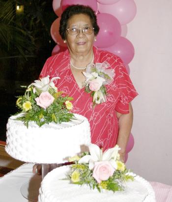 Sra. Micaela Vilal de García celebró su 80 aniversario de vida y su familia