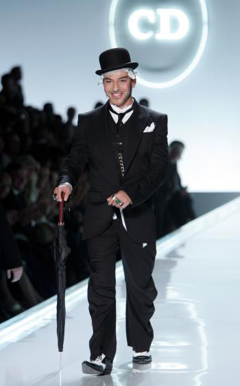 Desde entonces, nunca hubo más espectáculo paralelo en las colecciones Dior de Galliano.