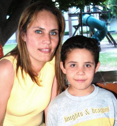 Jaime David Contreras López celebró su octavo cumpleñaos, con un divertido festejo que le ofreció su mamá Hilda López de Contreras.