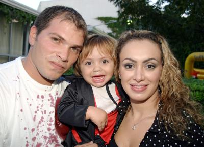 Alfredo Sosa Martin y Gabriela Dacarett de Sisa cib sy pequeño Eduardo Alfredo Gabriel Sosa Dacarett