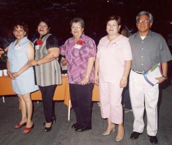  12 de octubre de 2004

Manuel Ramírez, Yuridia Galindo, Amelia de Aro, Chayito Barraza y Lourdes de Flores