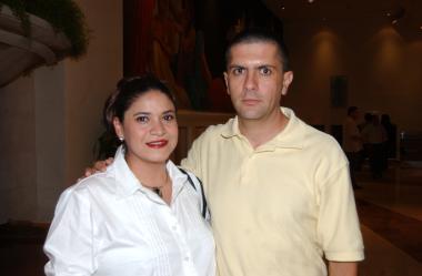 Gabriela Guajardo, Liliana de Cortina y Leonardo Nahle.