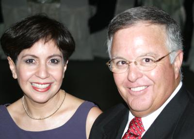 Norma de Martínez y Enrique Martínez.