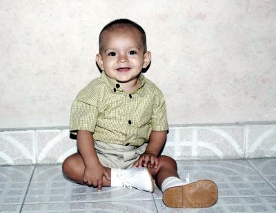 El pequeño Enrique Vargas Flores cumplió un año de vida recientemente y por tal motivo sus  papás, Flavio Vargas Padilla y Mónica Flores de Vargas, le organizaron un convivio infantil.
