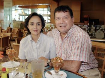 Leonardo Navarro y María Eva Nahle.
