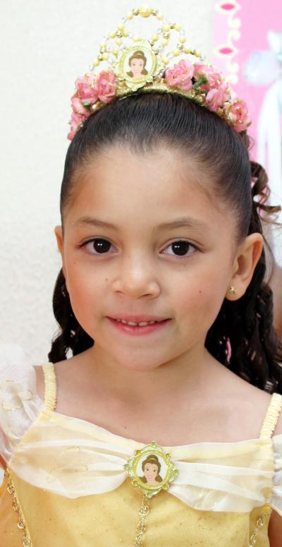  18 de octubre de 2004

Regina González Orozco, captada en su fiesta de cumpleaños