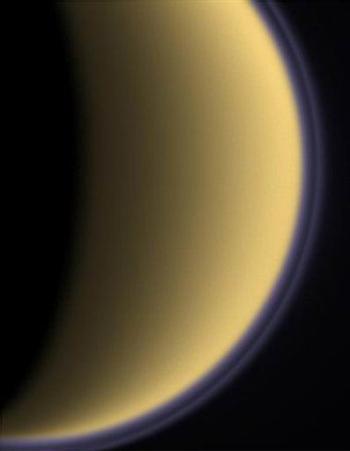 Antes de Navidad, 'Cassini' liberará la cápsula 'Huygens', fabricada por la ESA, y que descenderá a la superficie de Titán en enero.