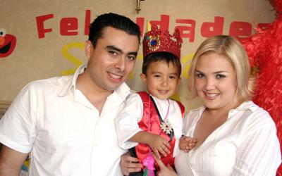 Gustavo Juárez y Adriana González de Juárez festejaron a su pequeño Santiago Juárez González por su segundo compleaños