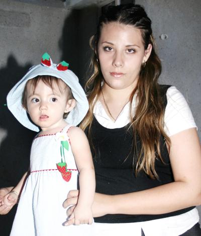 Angélica Tatiana Hernández Bardán junto a su mamá Angélica Bardán, el día de su fiesta de cumpleaños.
