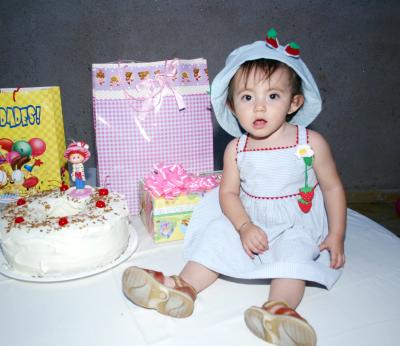 Angélica Tatiana Hernpandez Bardán cumplió un año de vida hace unos días y lo festejó con una merienda preparada por su mamá Angélica Badán