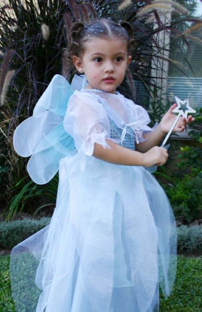  09 de noviembre de 2004

La pequeña Mariana Montellano Chávez, captada en reciente festejo infantil.